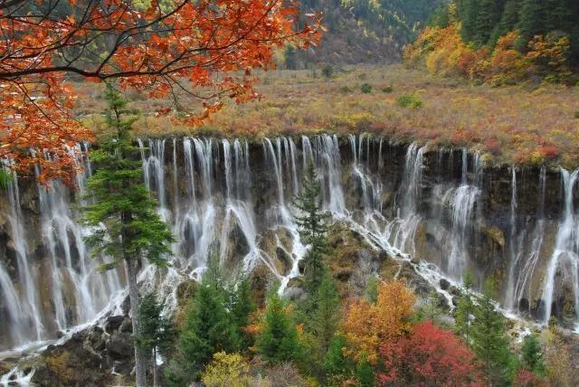 九寨沟诺日朗瀑布垮塌 专家:此类修复是世界难题